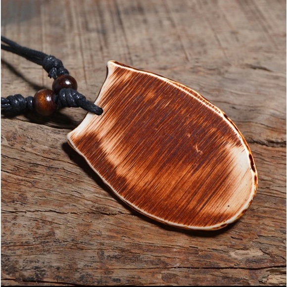 New Unisex Handmade Bohemian Hawaiian Tribal Wolf Amulet Wood & Resin Necklace - Picture 3 of 8